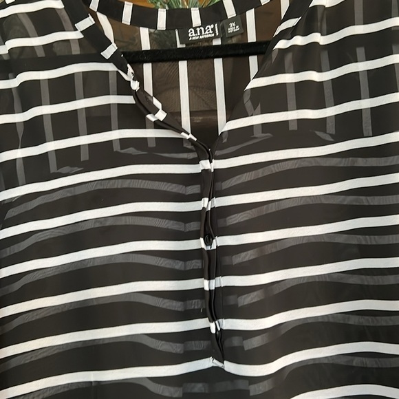 A.N.A. A New Approach Black/White Striped Sheer 1/4 Button Up Tunic, Sz 3X, EUC. - Picture 4 of 10